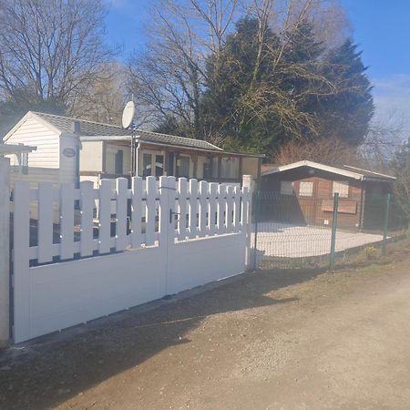 Chez Bernard Apartment Ardres Стая снимка